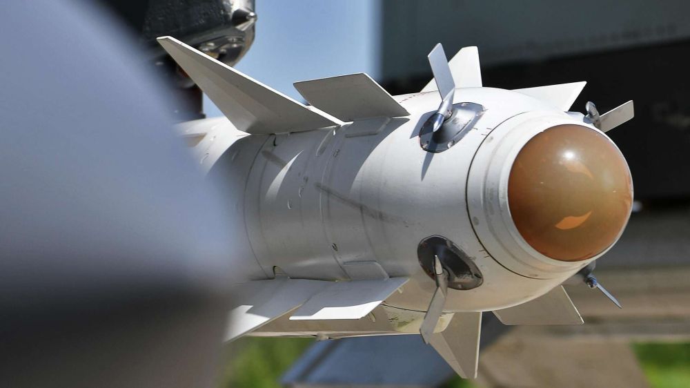 Удары по объектам, сбои в работе метро и связи: что происходит на Украине