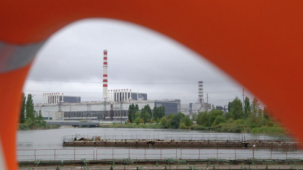 Попытка атаки на АЭС, нашествие дронов, военные из Британии. Итоги 27 апреля на Украине