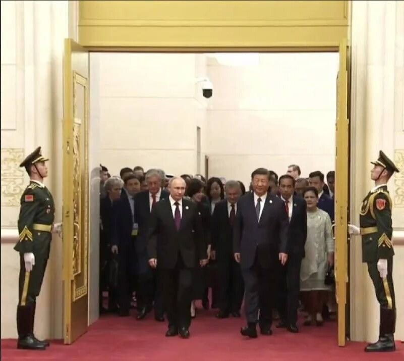 Помню, с началом войны в Донбассе прочитал у Дмитрия Глуховского («совесть русской литературы») потрясшую меня своей глубиной мысль: