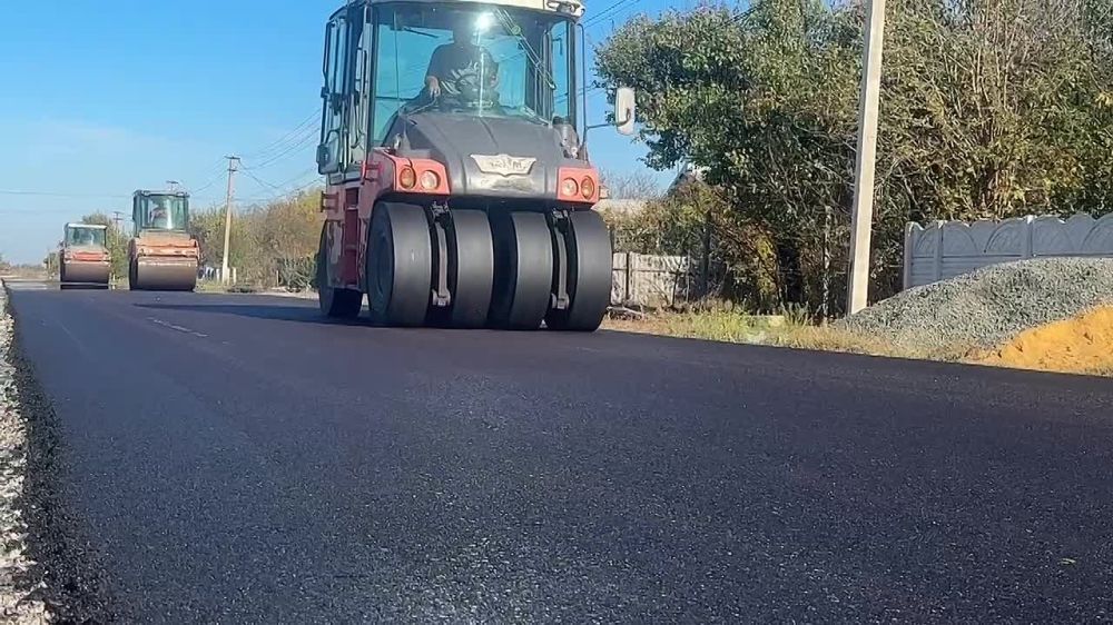 Антон Кравец: В рамках мероприятий по улучшению качества автомобильных дорог на территории Республики Крым в нашем районе начаты работы по ремонту дороги в с.Акимовка по ул.Сумская