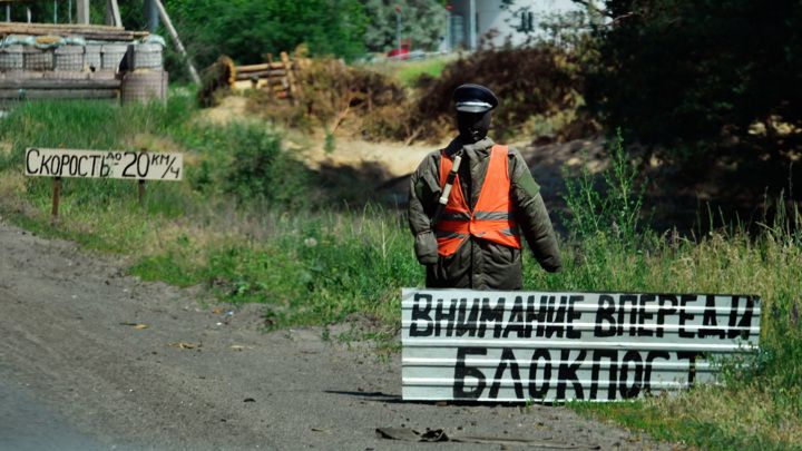 На Украине военного ударили головой в лицо за повестку