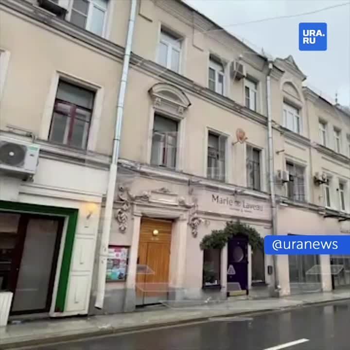 Иноагент Дмитрий Глуховский пытается тайно продать свои 2 элитные квартиры в Москве стоимостью более 200 млн рублей