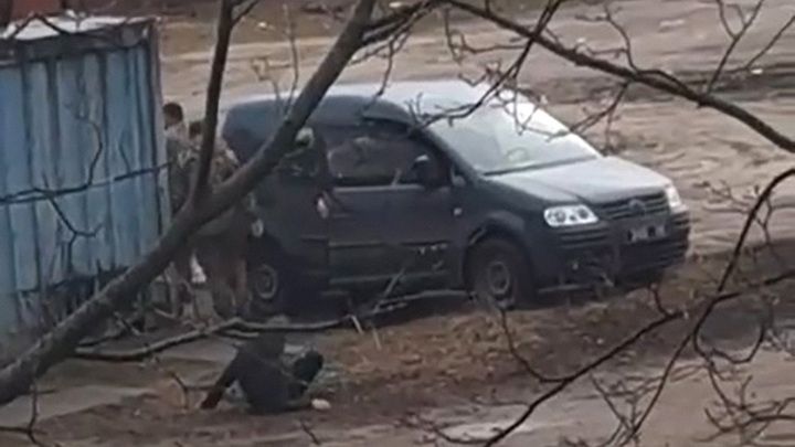 Украинские военкомы избили мужчину в процессе мобилизации