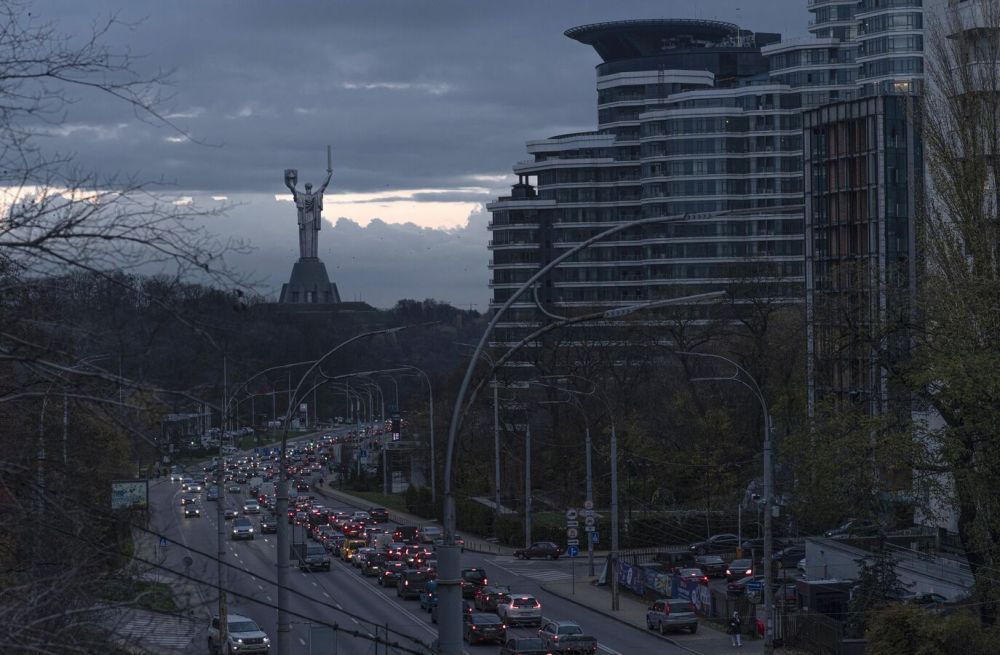 "Экономическая правда": половина Украины осталась без света из-за повреждений