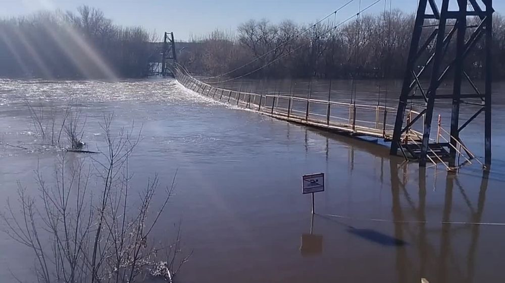 Уровень воды в Тоболе в Кетовском округе Курганской области, где ранее у нескольких сел была преодолена отметка в 10 м, продолжает расти на 2-11 см каждые два часа