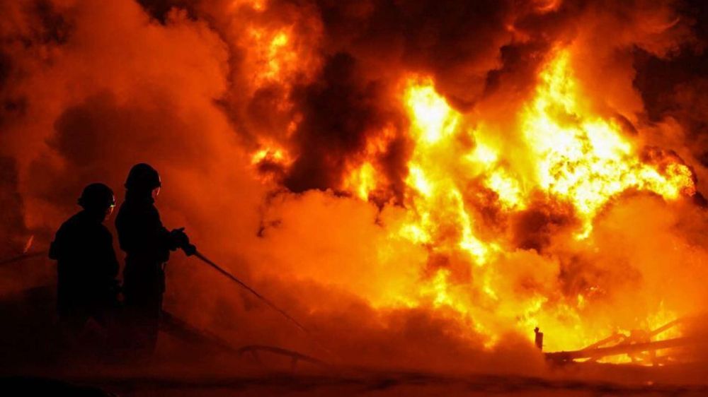 В Одессе и Ровно после ночных взрывов повреждены объекты инфраструктуры