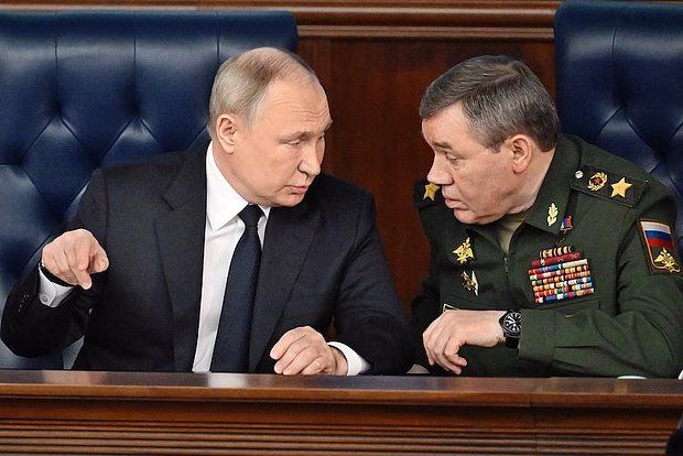 Герасимов сообщил об остановке продвижения ВСУ вглубь Курской области