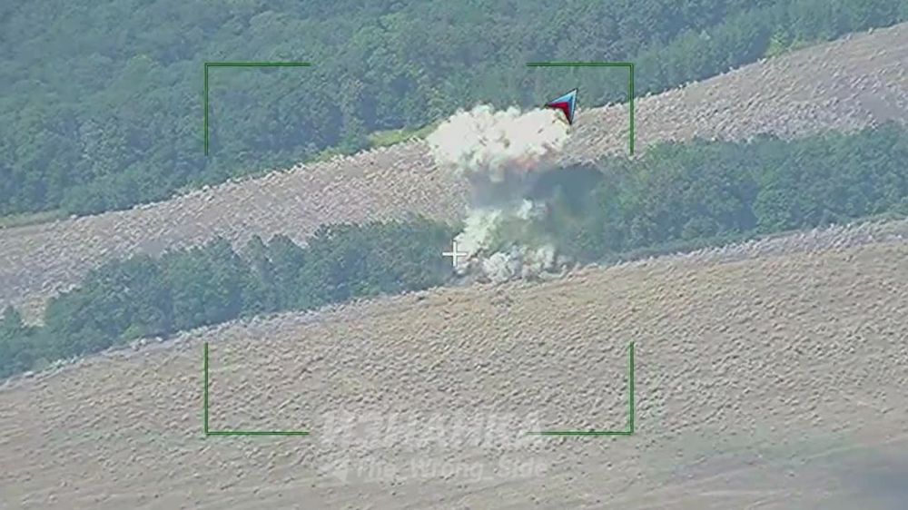 Уничтожение РСЗО M270B ударом ракеты ОТРК &quot;Искандер-М&quot; с воздушным подрывом в районе села Бездрик Сумской области