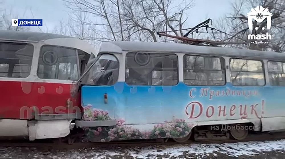 Два трамвая столкнулись в Калининском районе