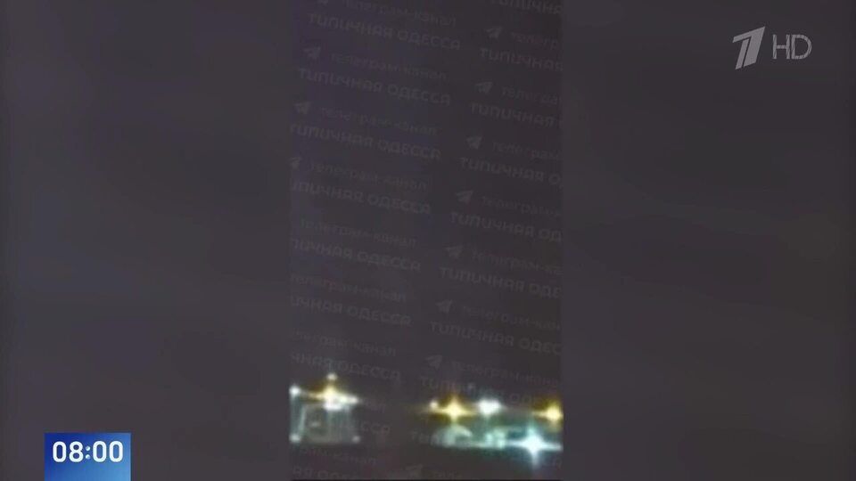 Появились кадры взрывов в Одессе после ударов ВС РФ по военным объектам