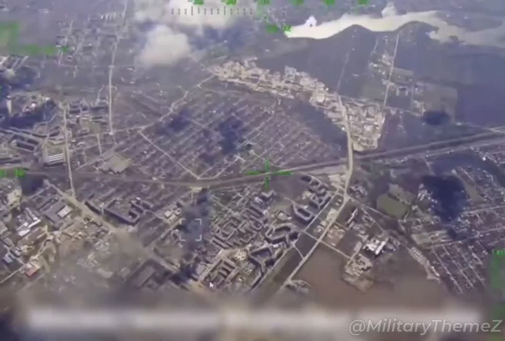 Прилет БПЛА-камикадзе «Герань-2» по месту стоянки украинских грузовиков с БК в городе Сумы