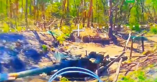 Украинскую гаубицу подбили FPV-дроном в Сумской области