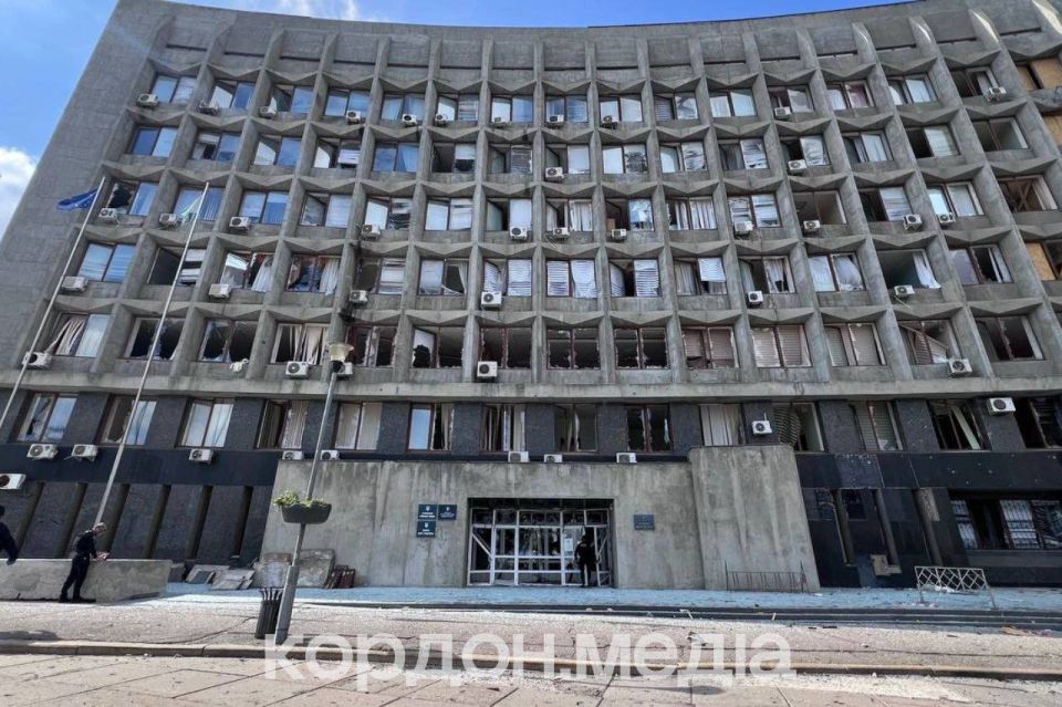 В Сумах снова прилетело по зданию областной администрации