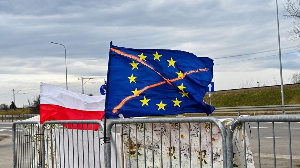 Стала известна судьба депортированных из Польши украинцев: куда их отправляют