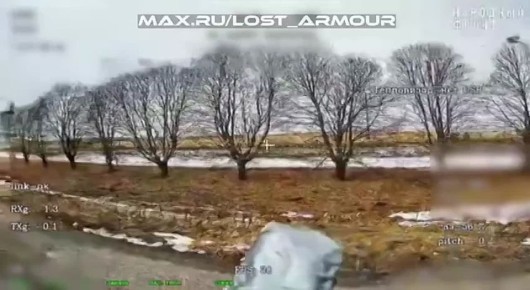 Росгвардейцы уничтожили дроном на оптоволокне украинский модернизированный бронированный тягач БТС-4 в Сумской области