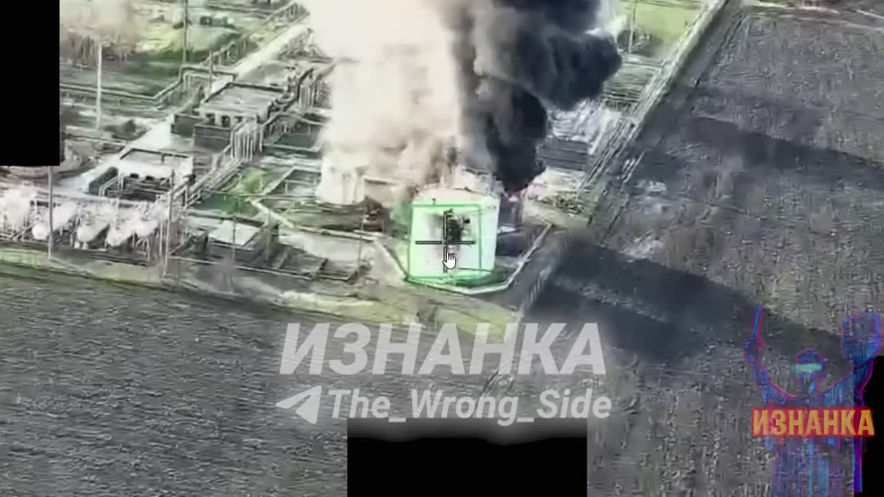 О недавнем ударе. На кадрах поражение "Геранями" Ахтырского предприятия «Нефтегазодобычи» в районе н.п. Мошенка Сумской области