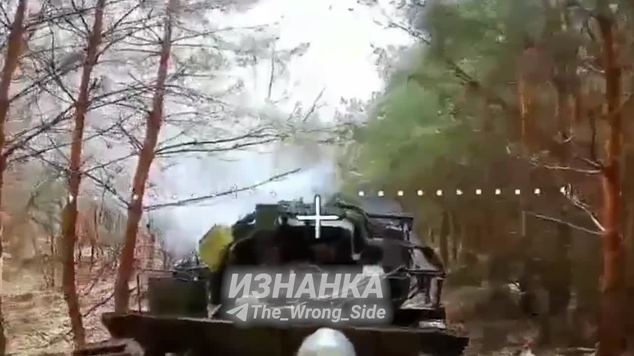 Уничтожение 155-мм САУ "Богдана" ВСУ FPV-дронами в районе н.п. Груновка Сумской области