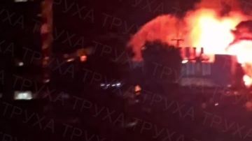 Местные ТГ-каналы пишут, что ТЦ "Эпицентр" в Сумах полностью разрушен после удара