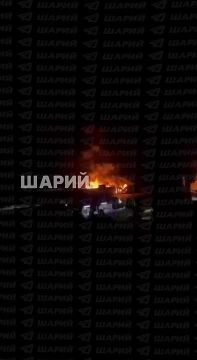 FPV-дрон попал по гипермаркету «Эпицентр» в Сумах, на месте удара возник сильный пожар
