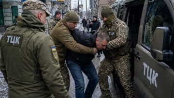 В Сумах полицейские и сотрудники ТЦК избили известного врача — СМИ