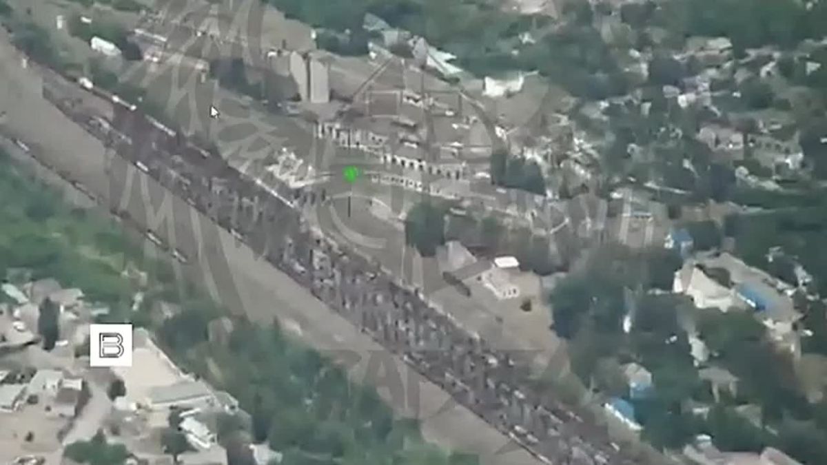 ВС РФ поразили электроподстанцию и перевозивший грузы ВСУ локомотив в Харьковской области, сообщает Минобороны России