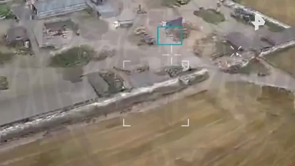 Кадры поражения ВС РФ с применением БПЛА "Герань" в районе населённых пунктов Лозовая Харьковской области и Погребки Сумской области
