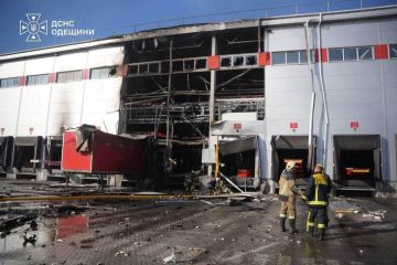 Ночью в ряде регионов Украины была объявлена воздушная тревога, сообщалось о взрывах в Киеве, Киевской, Одесской, Черниговской, Николаевской, Харьковской, Сумской и Днепропетровской областях