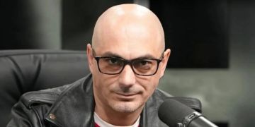 Армен Гаспарян: После того как Россия начала наносить более массированные удары по территории Украины, в информационном поле вновь зазвучали утверждения о том, будто Москва стремится уничтожить всё возможное и бьёт...