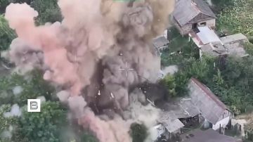 Минобороны публикует кадры, как российские лётчики обрушили сокрушительные удары на позиции противника