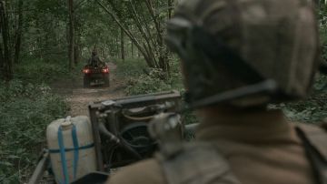 Боевики ВСУ убегают с позиций в Сумской области, бросая технику НАТО